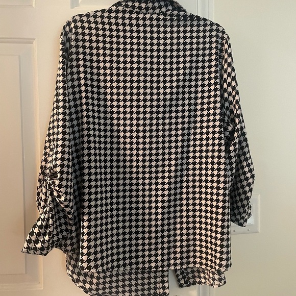 Black and White Houndstooth Women's Top - Picture 6 of 6